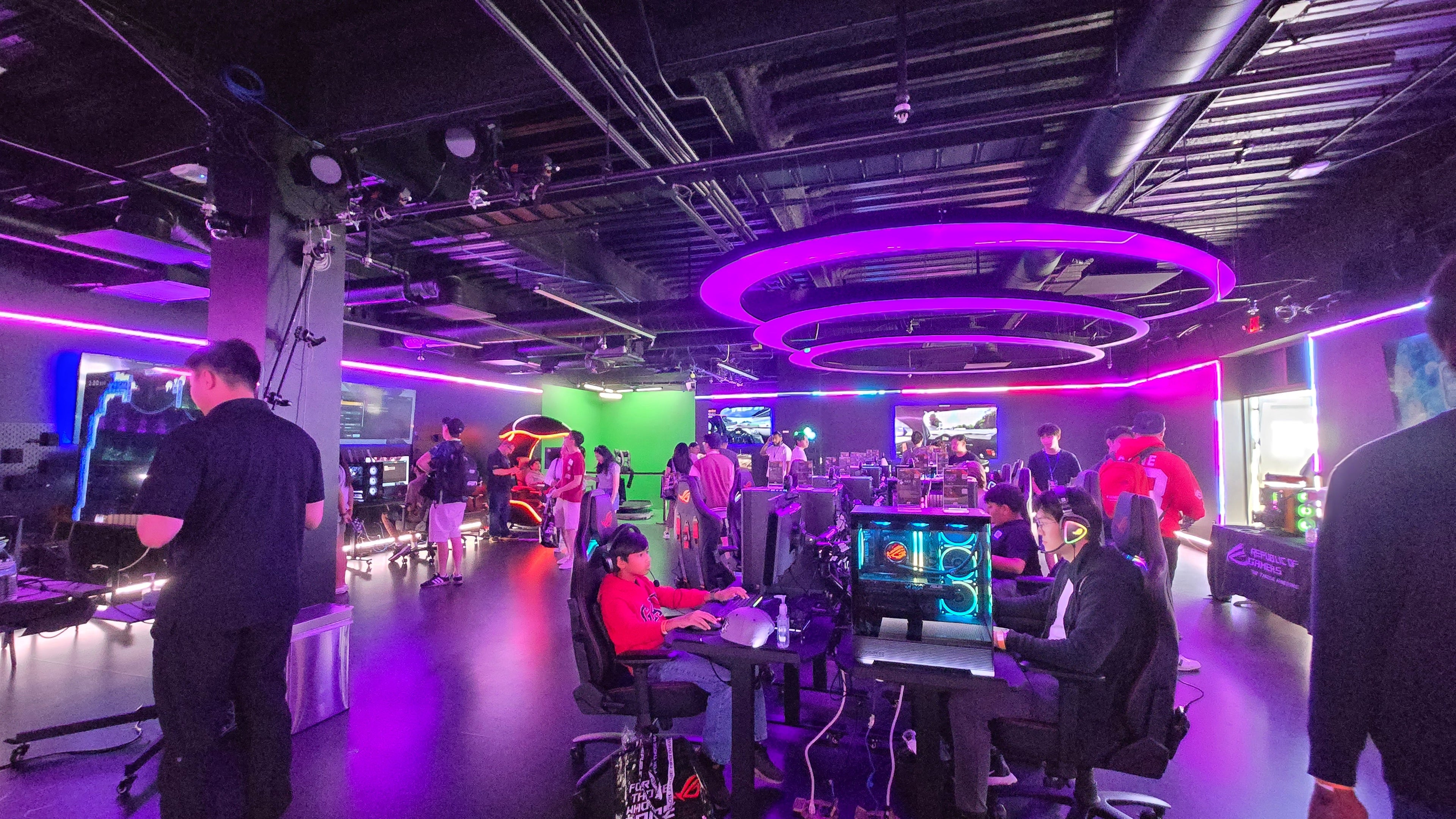 ASUS ROG 20th Anniversary Event Takes Over Newegg Gaming Zone in Diamond Bar [Event Recap]